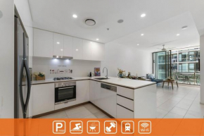 Modern 1-bdr Apt w/ free car park&fantastic pool